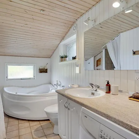 Monja - 2-2km From The Sea By Interhome *