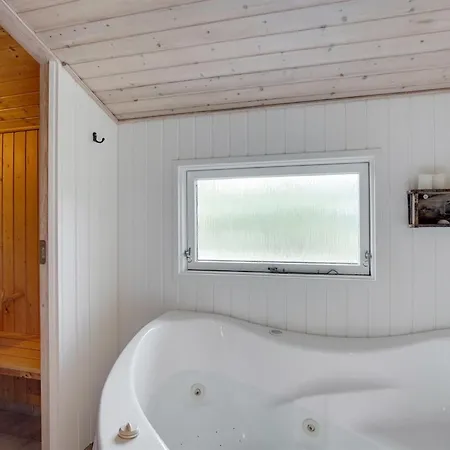 Prázdninový dům Monja - 2-2km From The Sea By Interhome *