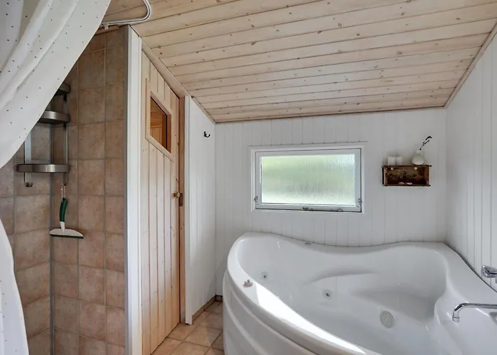 Monja - 2-2km From The Sea By Interhome